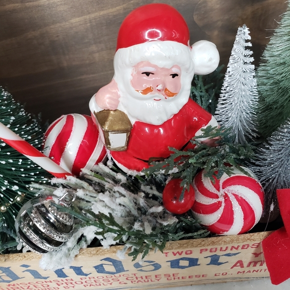 Vintage Windsor American cheese box Christmas decor with vintage Santa - Picture 3 of 6